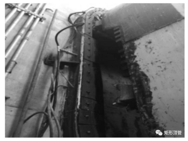 天津富水软土地层超大矩形断面顶管施工技术对策与实践