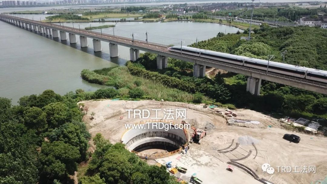 TRD工法应用于阳澄湖引水顶管工作井