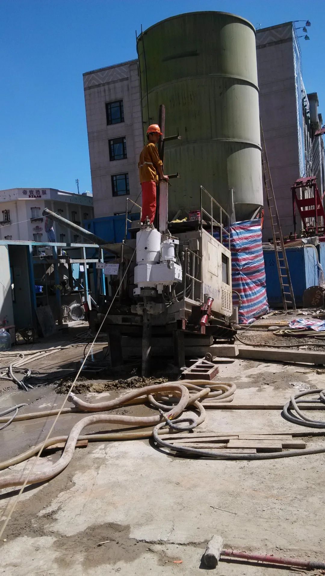 MJS工法在淮海中路地铁站的倾斜施工研究实验 MJS工法在淮海中路地铁站的倾斜施工研究实验