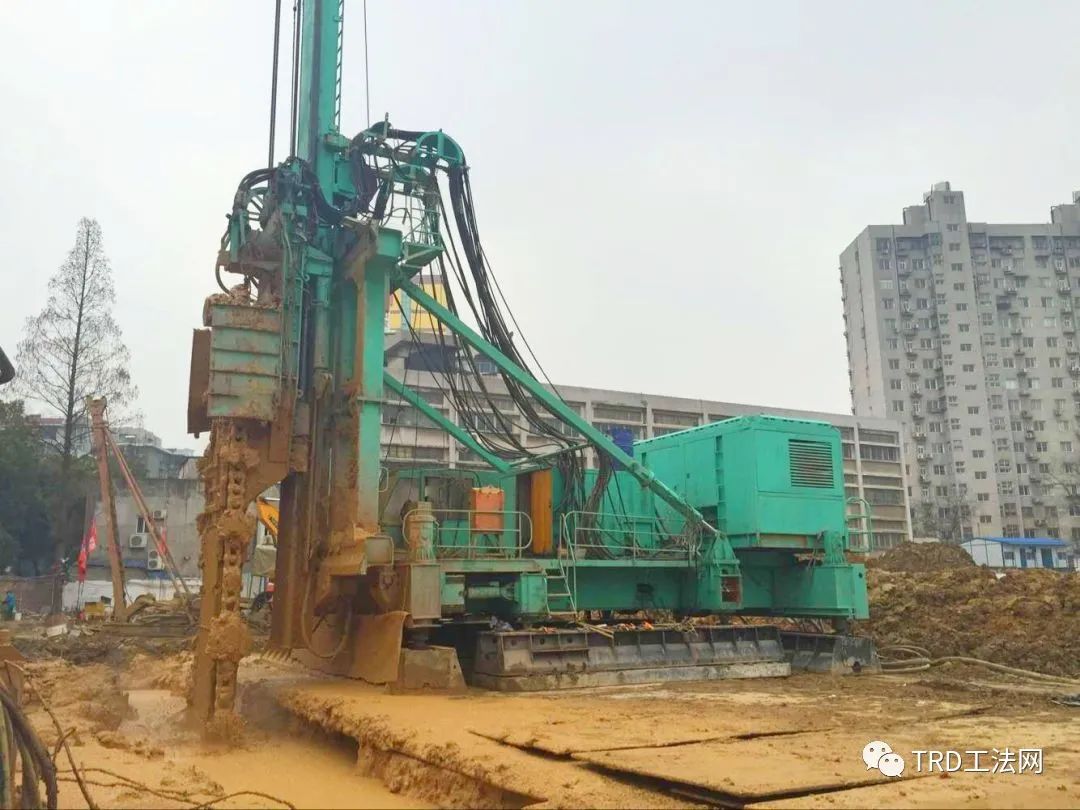 湖北饭店暨华邑酒店超深基坑施工过程研究